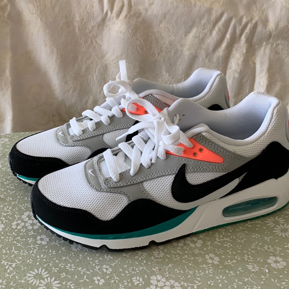 Nike Air, womens size 8, like new